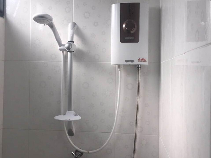 Bathroom 15