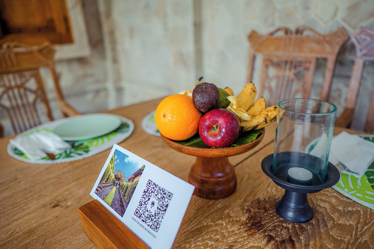 Food & Drinks 12