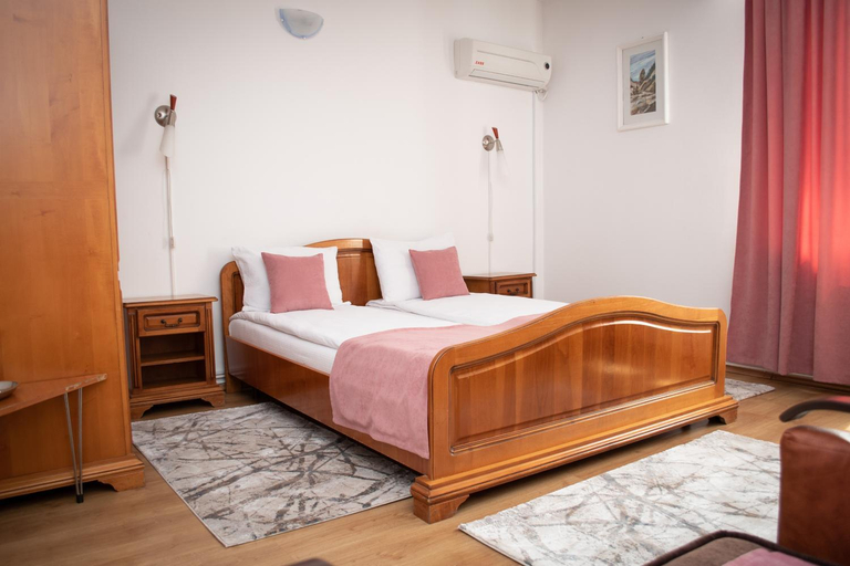 Others 3, Motel Via Targu Mures, Cristesti