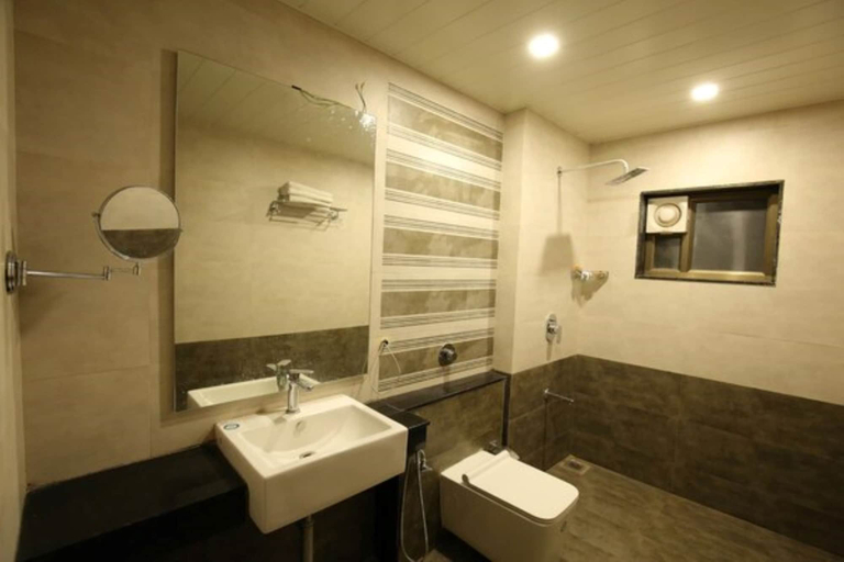 Bathroom, Keshwaras Residency, Jamnagar
