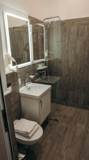 Bathroom 2, 7 Boutique Hotel, Glubokovskiy