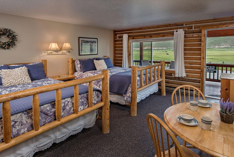 2, Redfish Riverside Inn, Custer
