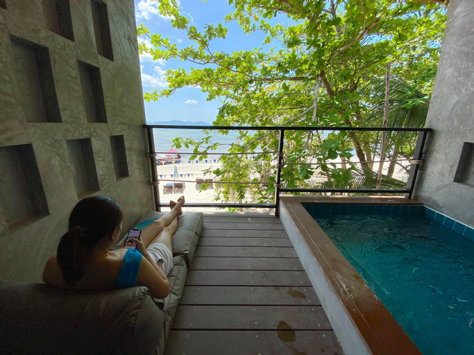 Swimming Pool 8