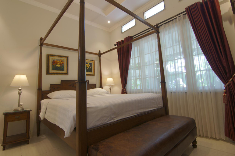 Bedroom 24