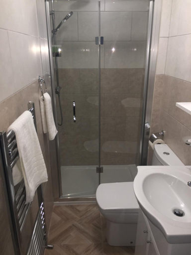 Bathroom 2, The Town Hotel, Somerset