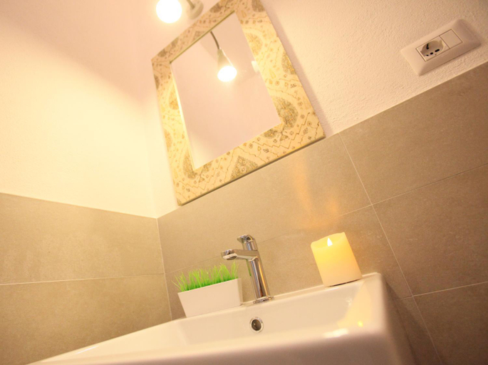 Others 5, B&B Natu, Cagliari