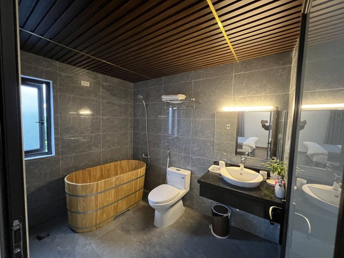 Bathroom 4, AIEM Moc Chau, Mộc Châu