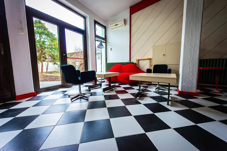 Others 5, PB Urban Garden Stay with secured Parking, Sremska Mitrovica