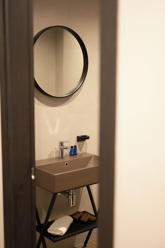 Bathroom 3, Joelle Premium Hotel, Sarandës