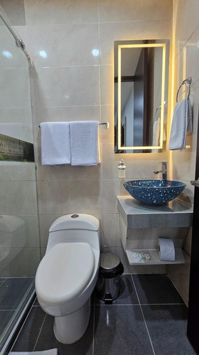 Bathroom 5, Waldor's Hotel Boutique, Leticia
