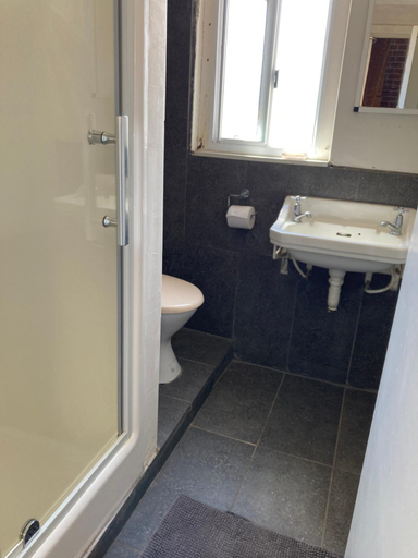 Bathroom 4, Yealering Hotel, Wickepin