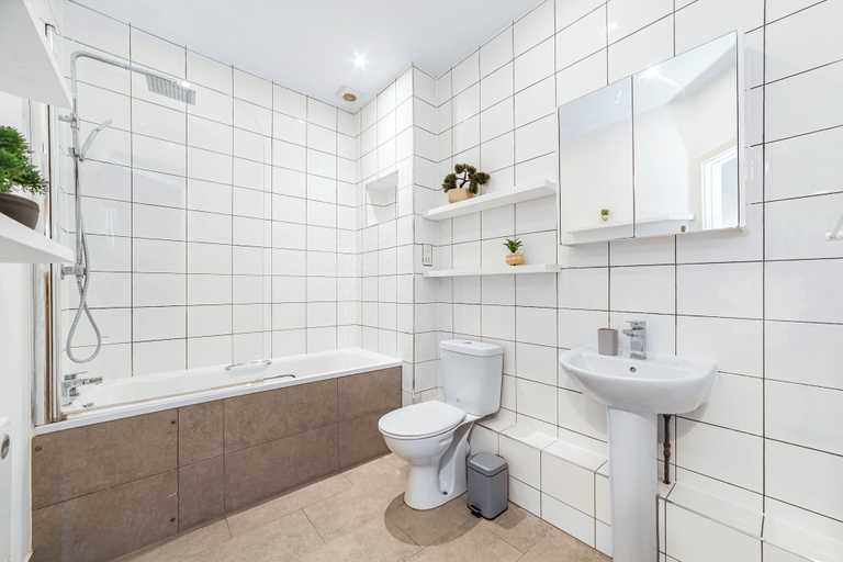 Bathroom 3, The Haggerston Premium Collection, London