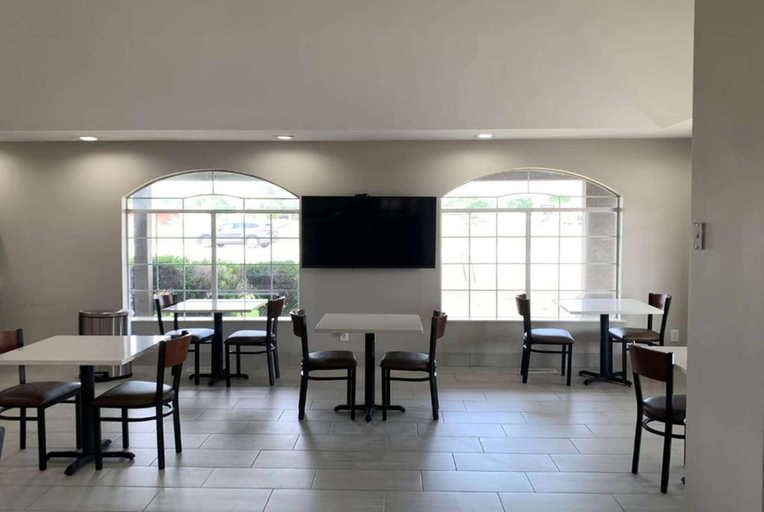 Food & Drinks 5, Days Inn by Wyndham Wagoner, Wagoner
