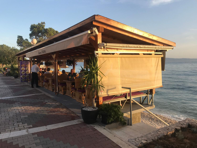 Food & Drinks, Apartmani Dasa Tucepi, Tučepi