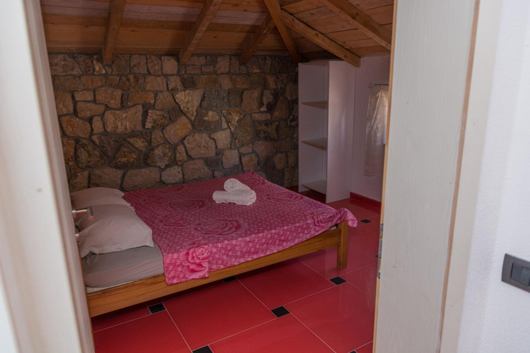 Others 2, Leonida Resort