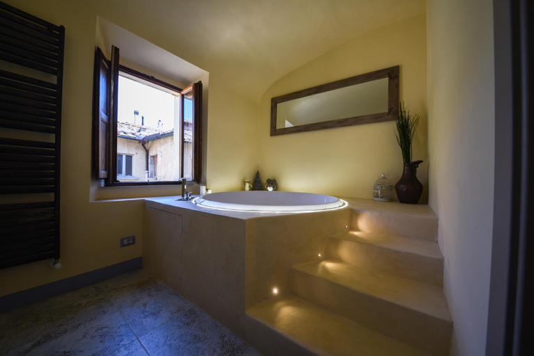 Others 5, Il Sogno di Annalisa Suite, Pisa