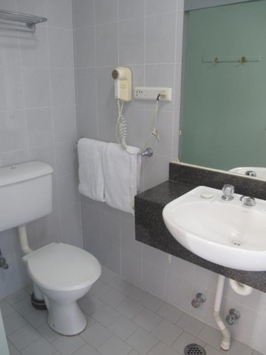 Bathroom 5, Devere Hotel Sydney, Sydney