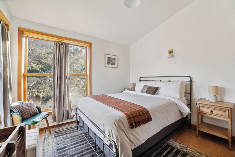 Bedroom 3, Limantour Lodge, Marin