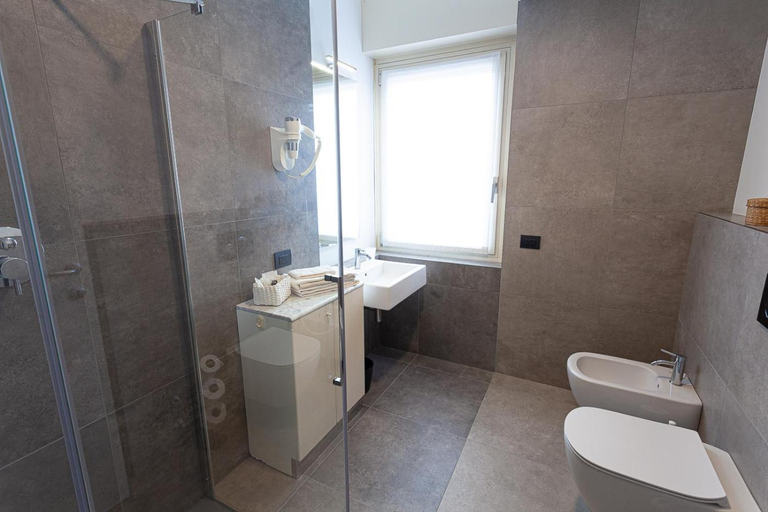 Bathroom 3, Kita House, Bergamo