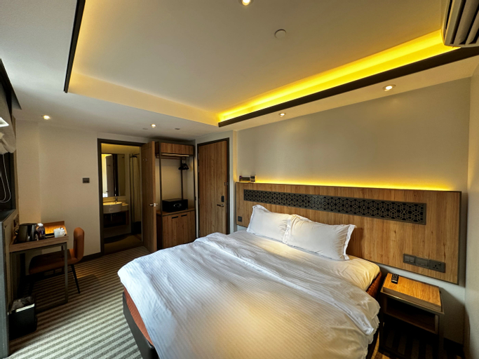 Bedroom 28