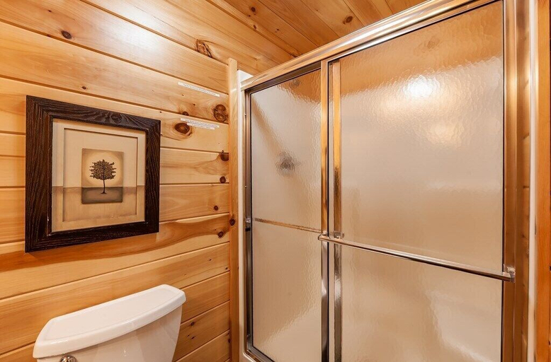 Bathroom 4, Legend Crest Lodge, Sevier