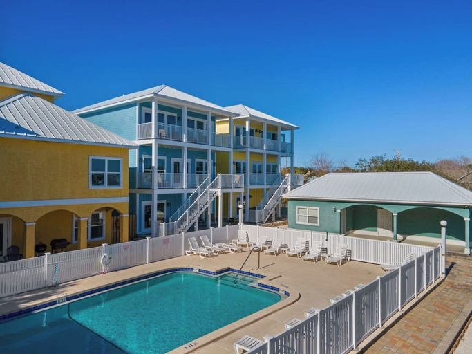 Sport & Beauty 4, Modern House with Pool Access, Bay