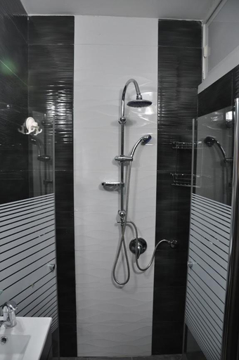 Others 3, Isramax Jerusalem Apartment in Bat-Yam