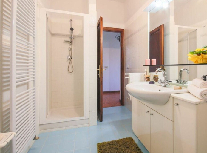 Bathroom 5, Villa Fornace Comfortable Holiday Residence, Perugia