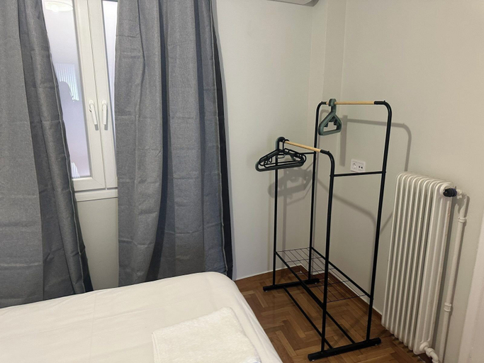 Room 4, Brand New 2 Bd Apt in Pagrati w Balcony, Attica