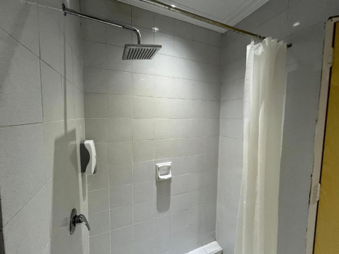 Bathroom 3, Sky Hotel Chow Kit PWTC, Kuala Lumpur