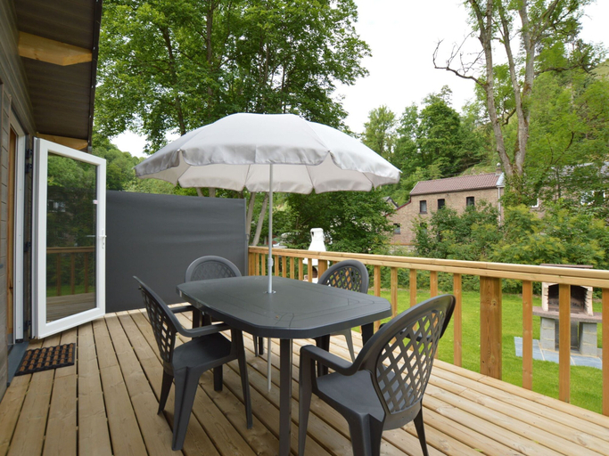 Magnificent Chalet with Private Terrace, Liège