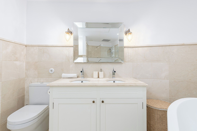 Bathroom 4, Solaga Souviron Suits, Málaga