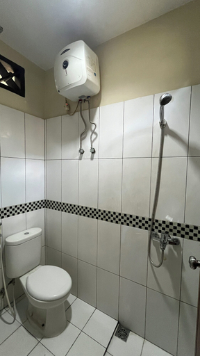 Bathroom 2, De Nusantara Hotel Syariah, Medan