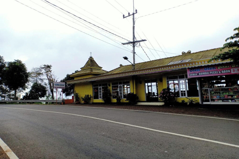 Exterior & Views 2, OYO Life 3020 Penginapan Citra Rasa, Magetan