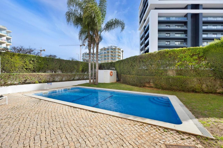 Sport & Beauty 2, Casa Sol WIFI, AC, Pool, Near Praia da Rocha Beach, Portimão