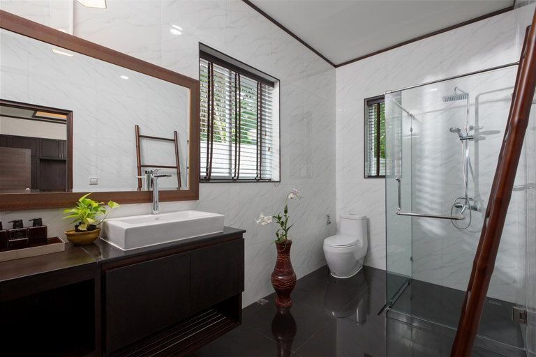 Shower 2, Villa Sirion, Phuket Island