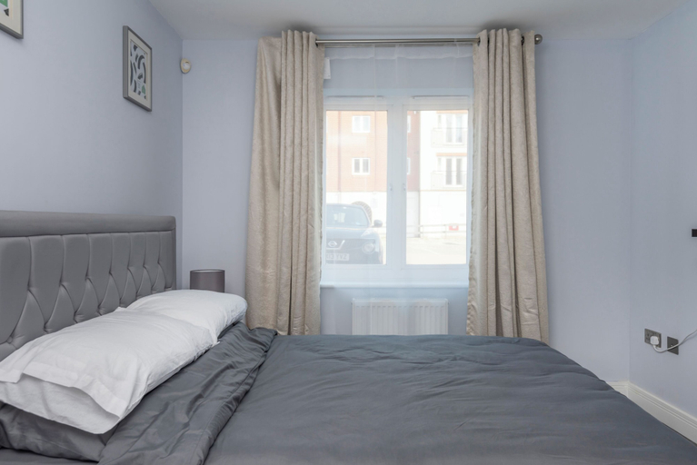 Bedroom 2, Stylish Elegant New Flat 5 Min from Crossrail, London