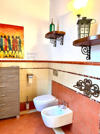 Bathroom 10