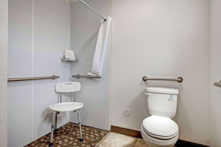 Bathroom 4, Quality Inn near Mesa Verde, Montezuma