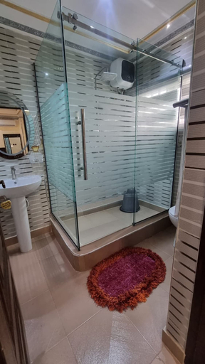 Bathroom 3, Tobby Royal Suites , Kosofe