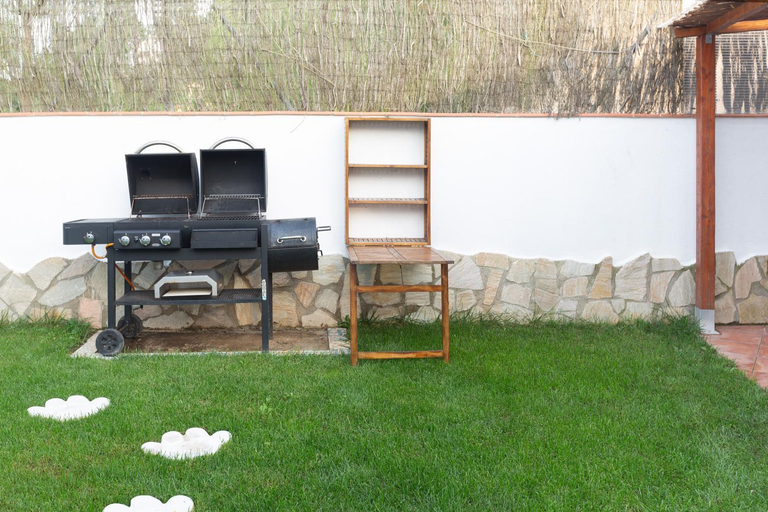 Others 5, Detached villa for 6 People in Lloret de Mar with comunal Outdoor swimming pool, Girona