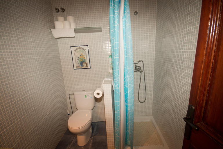 Bathroom, Cal Manyo, Lleida