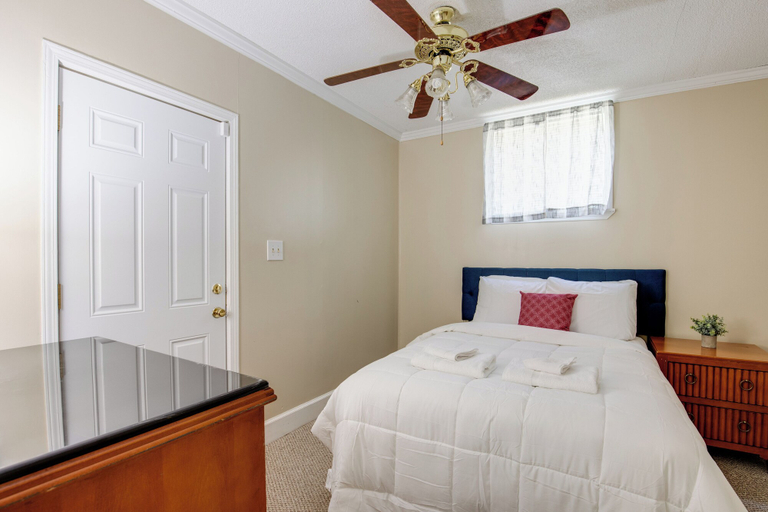 Bedroom 3, 6 BR20 Mins to Downtown Pool Maison, Jefferson