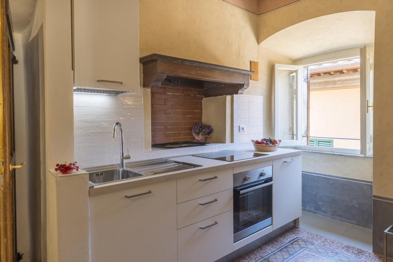 3, I Bei Ricordi - Historic Centre Apartment 6, Arezzo