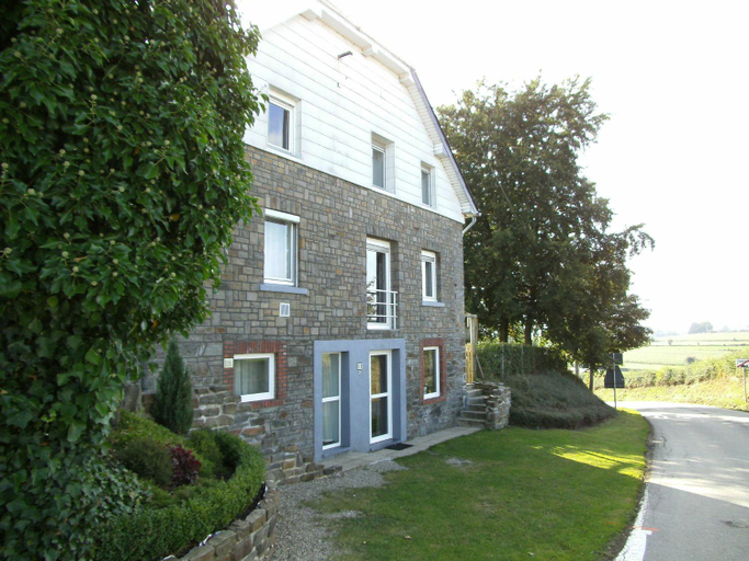 Group accommodation consisting of three apartments, Liège