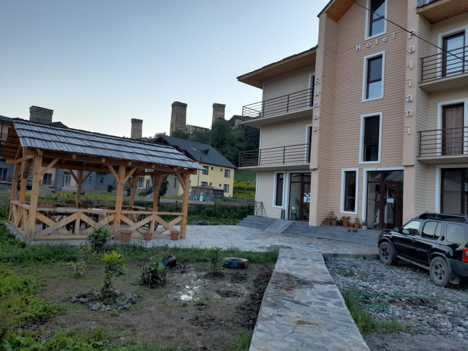 Exterior & Views