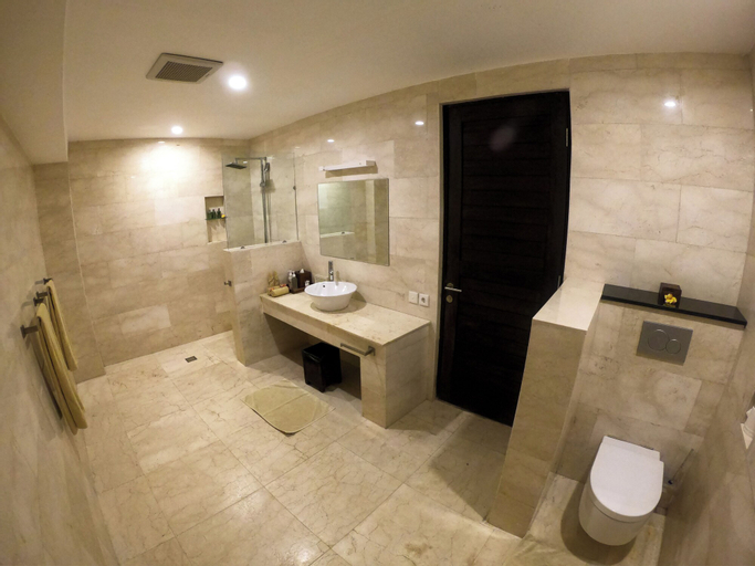Bathroom 22