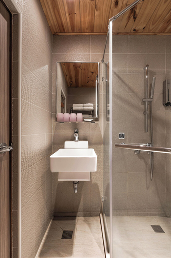 Bathroom 4, The Riverside Hotel Hengchun, Pingtung