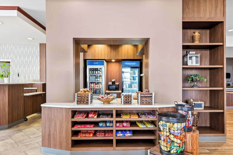 Food & Drinks 5, Hilton Garden Inn Seattle North/Everett, Snohomish