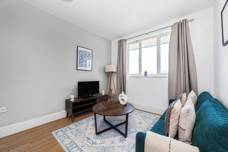 Others 5, The Haggerston Premium Collection, London